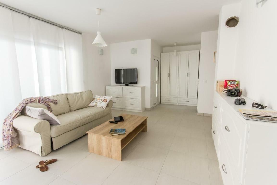 House Sunny Rock Baska Villa Екстериор снимка