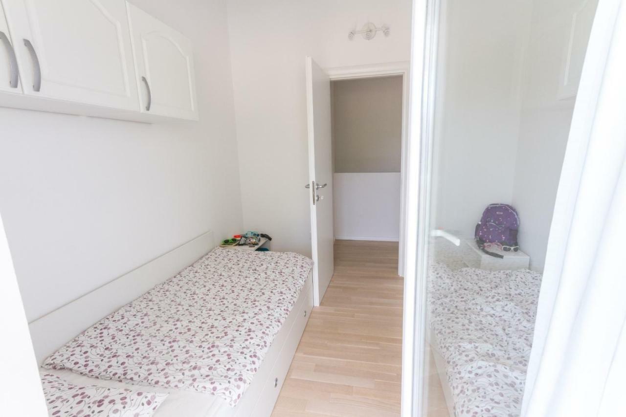 House Sunny Rock Baska Villa Екстериор снимка